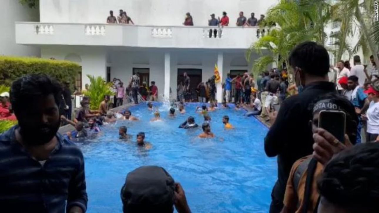 Sri Lanka Protesters Storm President’s House, Enjoy His Swimming Pool