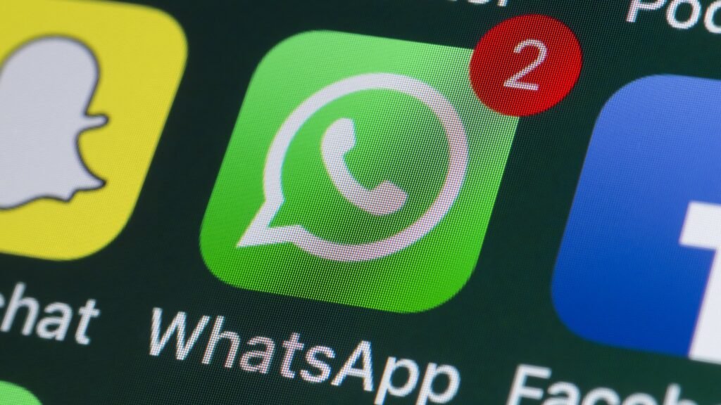 WhatsApp Shuts Down Worldwide As Users Switch To Twitter And Telegram