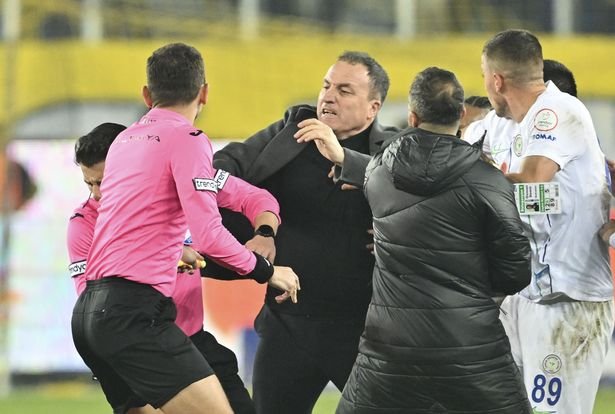 Punch on turkey referee