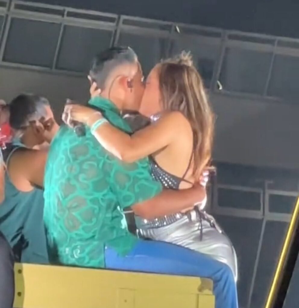 Influencer’s Stage Kiss with Romeo Santos Ends Her 10-Year Marriage: Husband Files for Divorce