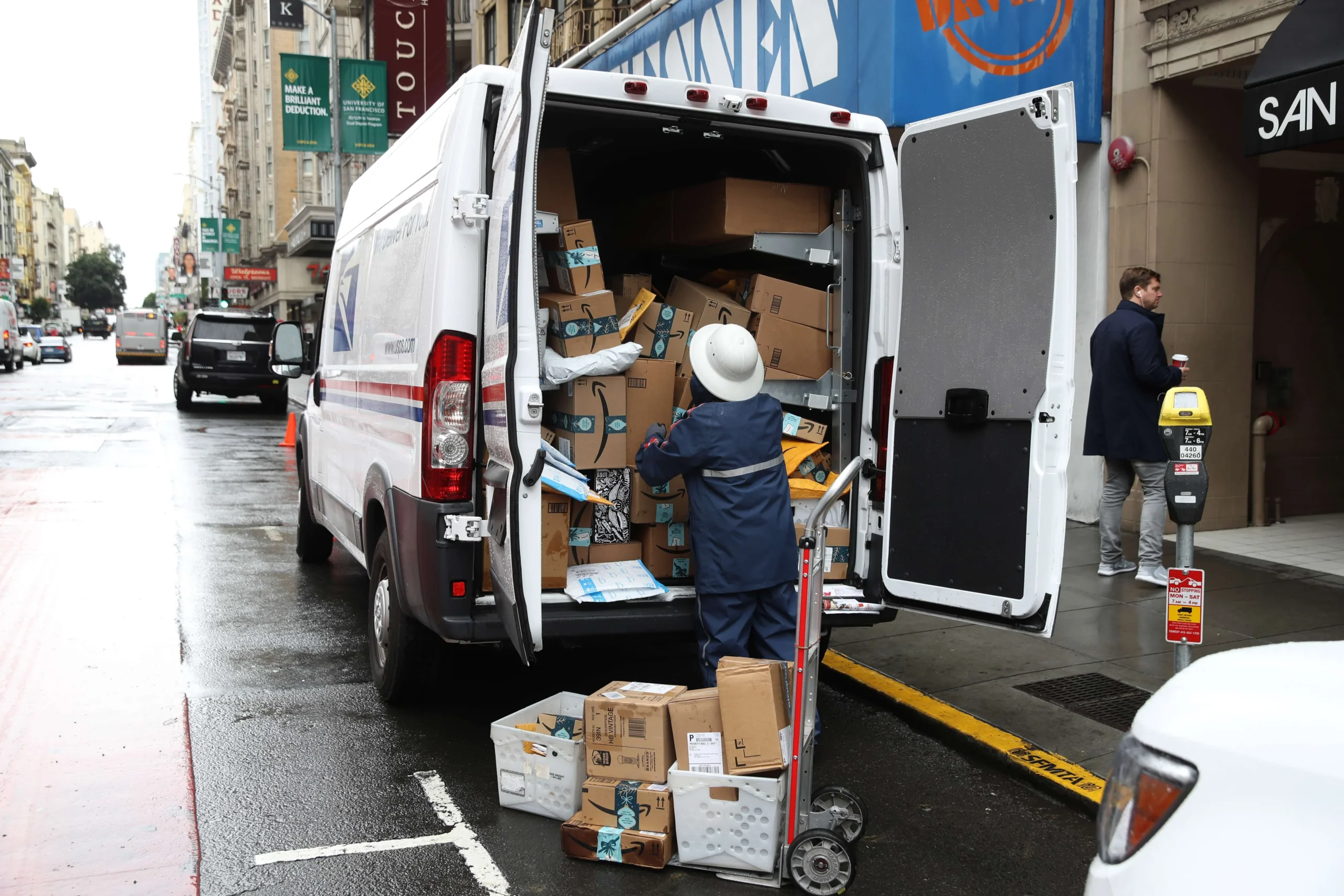 US Postal Service Suspends Parcel Deliveries from China, Hong Kong