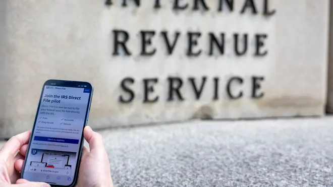Trump Administration to Lay Off Over 6,000 IRS Workers Amid Tax Season
