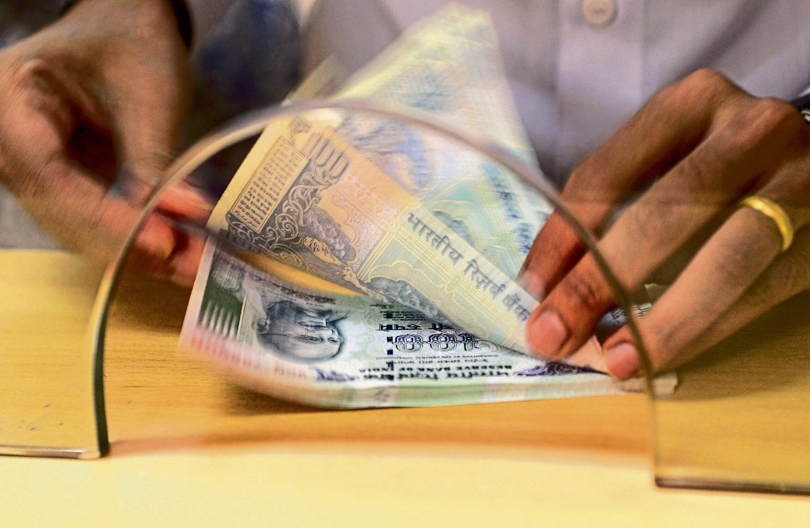 Only for Foreign Use: BoG Tightens Grip on Dollar Withdrawals